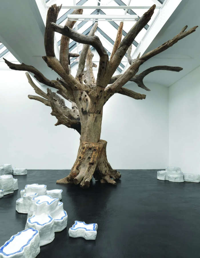Ai Weiwei – Installation with Rock 2009-11 Ai Weiwei - Installation with Rock 2009-11